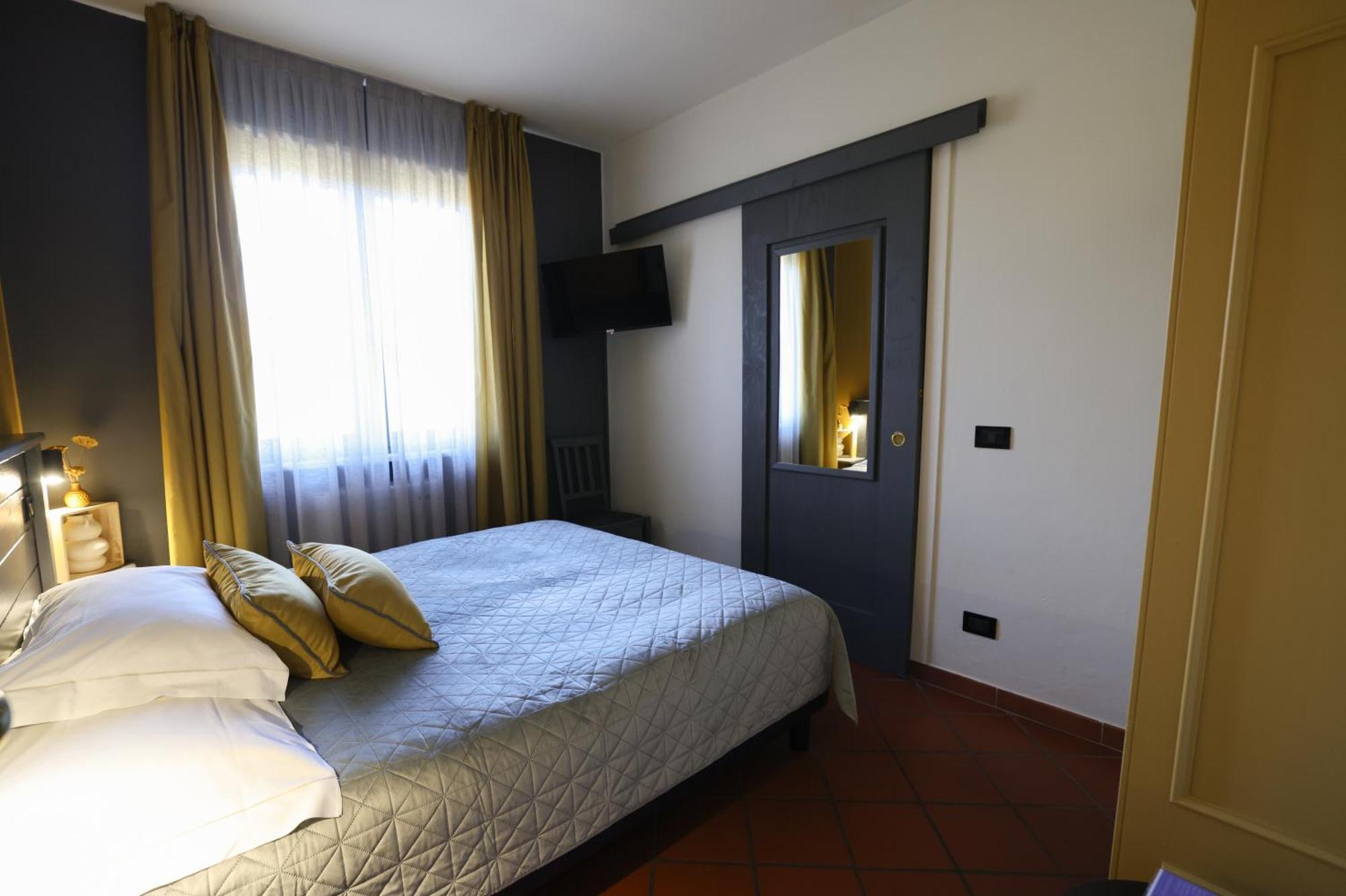 Hotel Florence Manerba del Garda Exterior photo