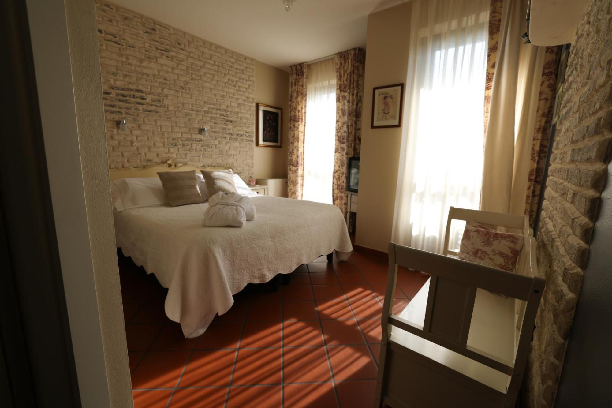 Hotel Florence Manerba del Garda Exterior photo